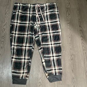 Selling sweat pants for my curvy girlies